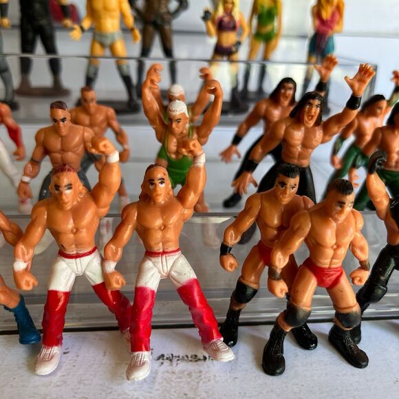 Vintage WWE Wrestlers Action Figures Set of 34 - Picture 4 of 11